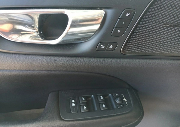 Volvo S60 cena 102900 przebieg: 50300, rok produkcji 2019 z Rzeszów małe 352